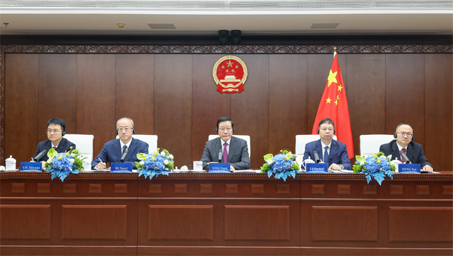 Ӧ����Ƶ��ϯ���ߴν�ש�����ܼ�쳤���鲢����ּ����